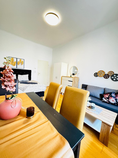 Others 5, Cozy 2BR for 5 Near Schönbrunn, Wien