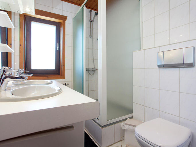 Bathroom 3, Rendeux Valley View Retreat, Luxembourg
