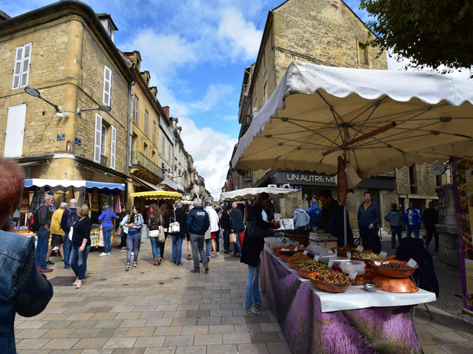 Food & Drinks 4, Scenic Home in Berbiguieres, Dordogne