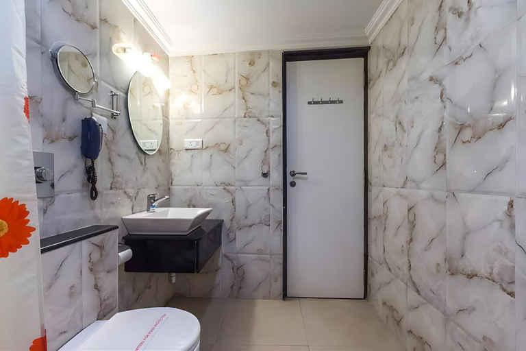Bathroom 4, Hotel Komfort Terraces, Bangalore
