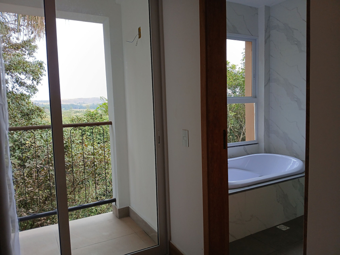 Bathroom 4, Pousada Cantares, Tiradentes