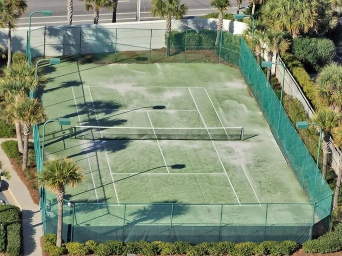 Sport & Beauty 3, Pelican Pointe 803, Baldwin