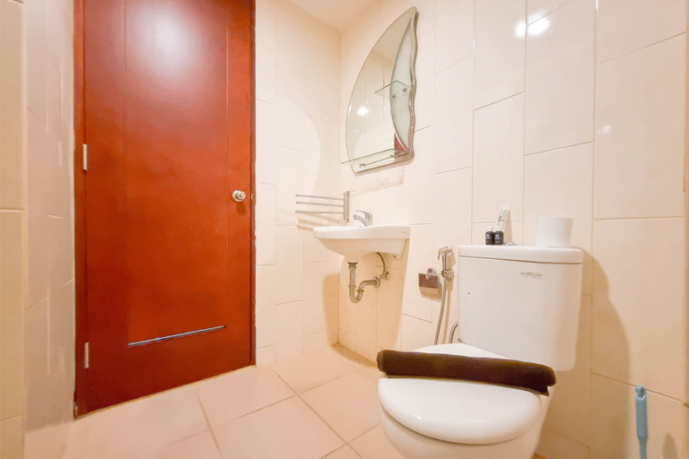 Bathroom 5, Tidy Studio at Mataram City Apartment By Travelio, Sleman