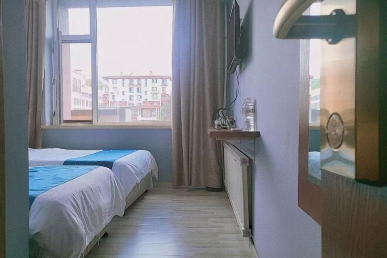 Room 5, Yichun Mantu Hotel, Yichun