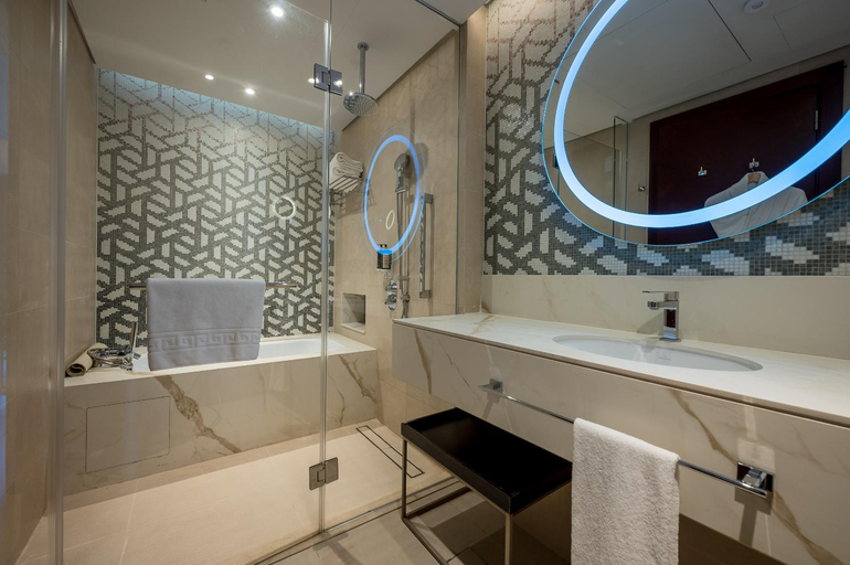 Bathroom 5, The Townhouses The Pearl Qatar, Doha
