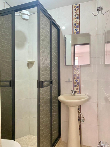 Bathroom 4, Casa de Las Flores, Medellín