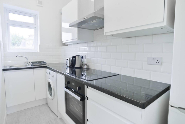 Private kitchen 3, Elegant Studio In Euston, London