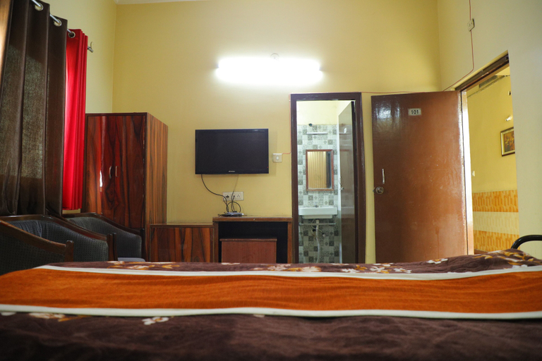 Bedroom 3, Hotel Shri Bhaskar, Bareilly