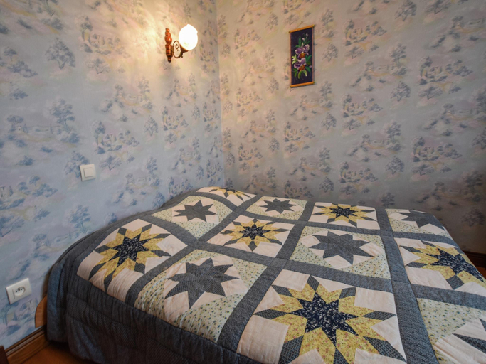 Bedroom 3, Charming Family Retreat in Loubejac, Dordogne