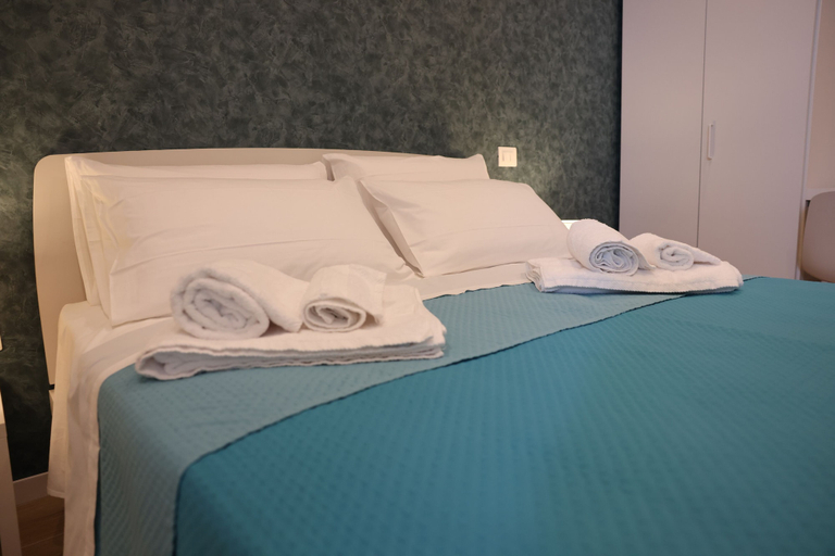 Bedroom 3, Le Barchette B&B, Salerno