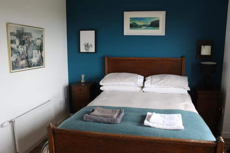 Room 2, 2-bed Seaside Apartment - Sleeps 5 & Free Parking, Edinburgh