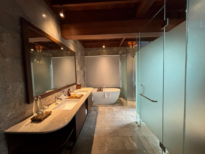 Bathroom 4