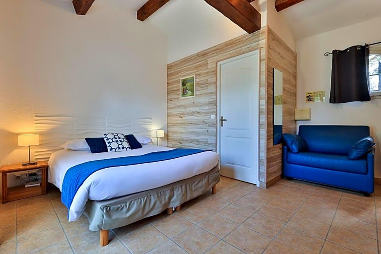 Bedroom 2, Logis Hotel & Spa Dejeunez Sous L'Arbre, Bouches-du-Rhône