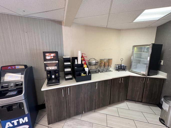 Food & Drinks 5, Gallus Stadium Park Inn, an Ascend Collection Hotel, Richland