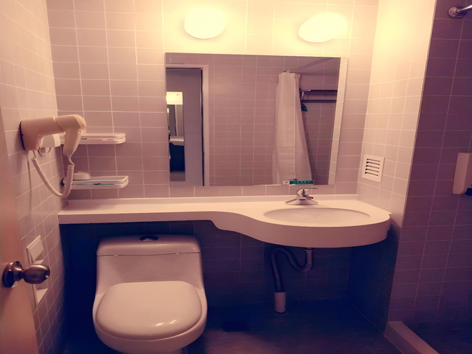 Bathroom, Jinjiang Inn Beijing Zhushikou Branch, Beijing