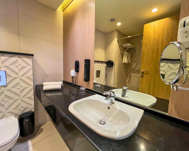 Bathroom 5, La Casa Hotel Amman by FHM, Salt