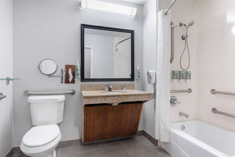 Bathroom 4, Best Western Executive Inn, Navarro