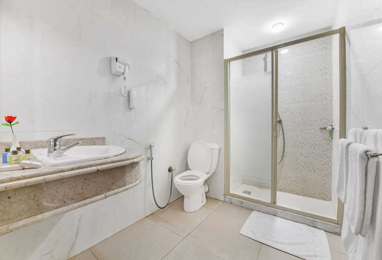 Bathroom 5, Aura Inn Tiba Pyramids Hotel, Al-Ahram