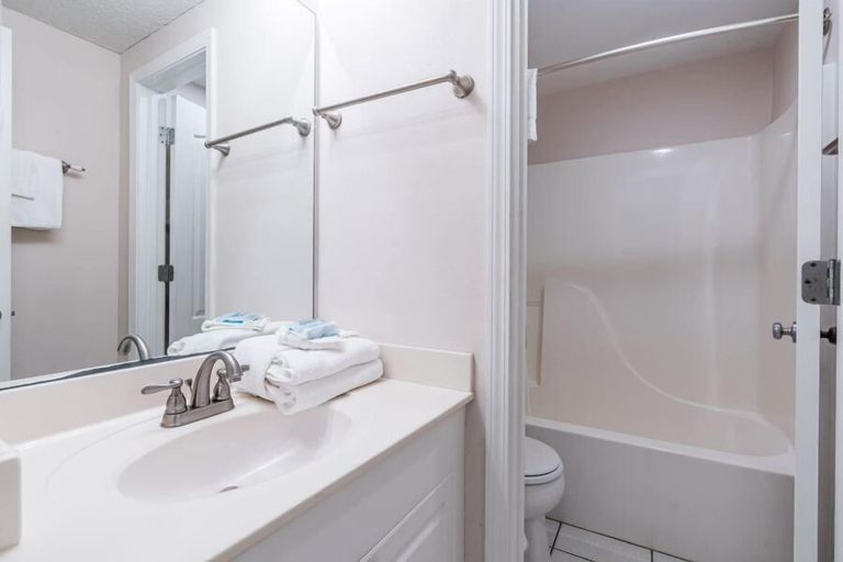 Bathroom 4, Legacy 102, Baldwin