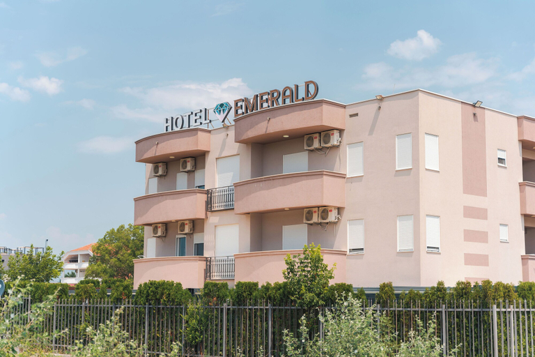 Exterior & Views 2, EMERALD Hotel