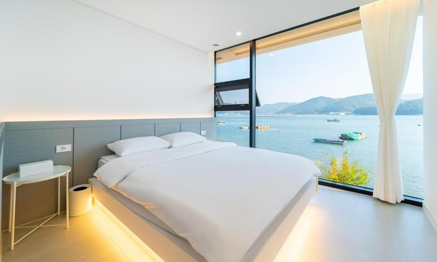 Bedroom 2, Be My Island Pool Villa, Namhae