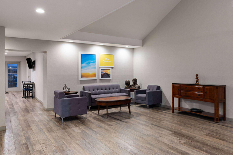 Public Area 2, Days Inn by Wyndham Americus, Sumter