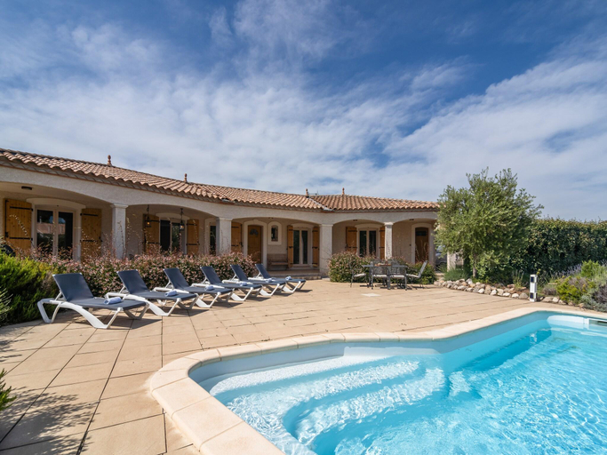 Sport & Beauty 2, Stylish Villa with Terrace, Aude