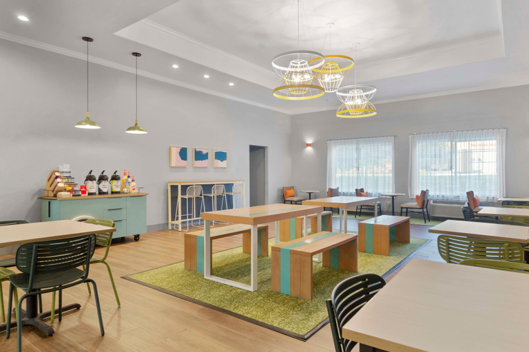 Food & Drinks 5, Spark By Hilton San Antonio Dominion, Bexar