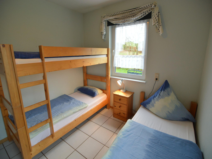 Bedroom 2, Apartment in Gransdorf with Scenic Views, Eifelkreis Bitburg-Prüm