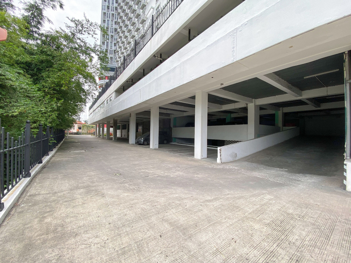 Exterior & Views 2, Well Furnished And Cozy Studio Paltrow City Apartment, Semarang