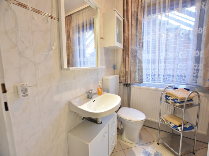 Bathroom, Ferienwohnung Jutta in der Nahe der Ostsee, Nordwestmecklenburg
