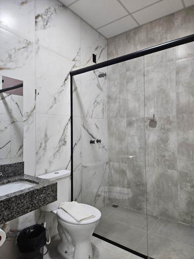 Bathroom 4, Oriente Hotel, Campo Novo do Parecis