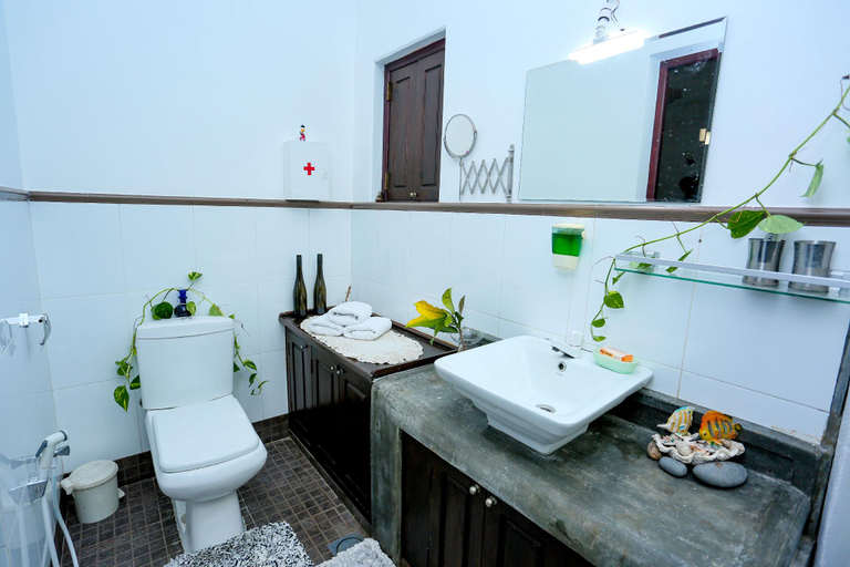 Bathroom 2, Hilltop Retreat, Matale