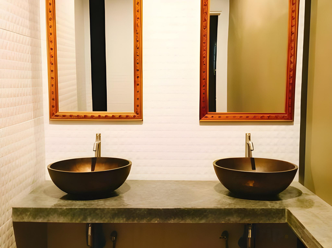 Bathroom 4, Lipe - Bloom Cafe and Hostel, Muang Satun
