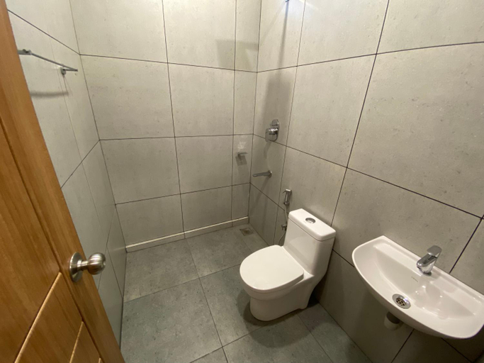Bathroom 2, KARIPPALS INN, Kottayam