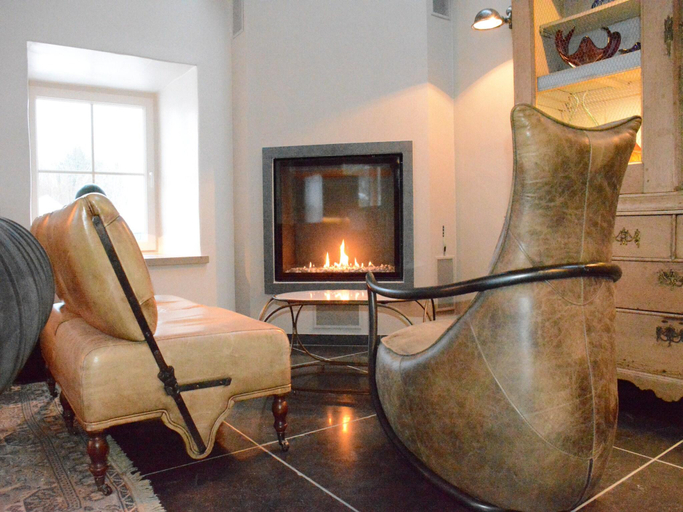 Others 2, Villa with hottub in calm area, Namur