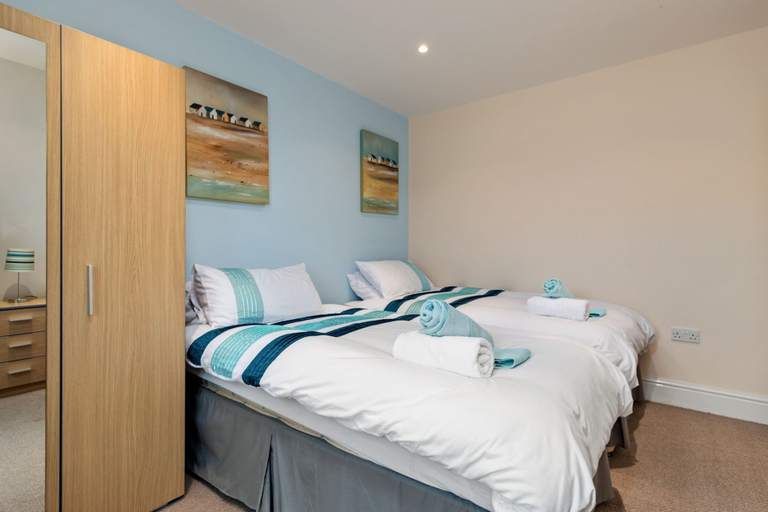 Others 4, Park Place Court - Close to Town Centre and Beach, Pembrokeshire