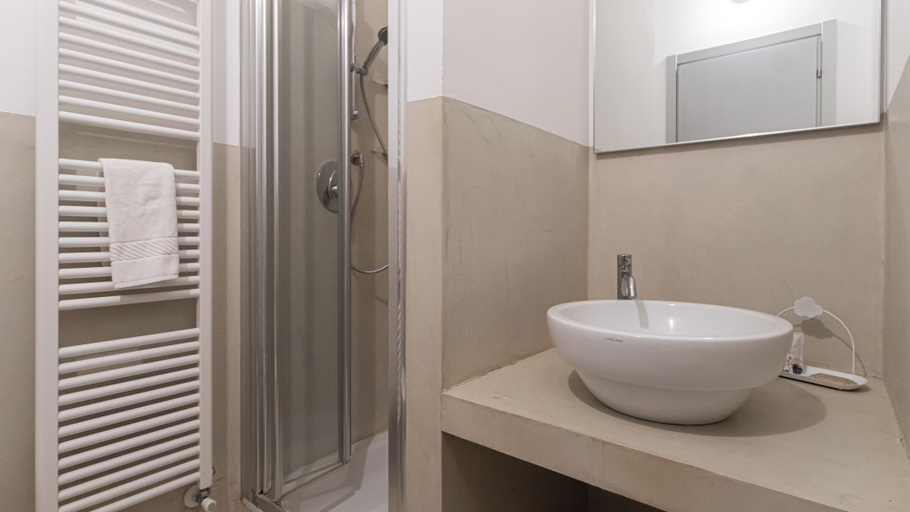 Bathroom 3, Lulli 13 A, Milano