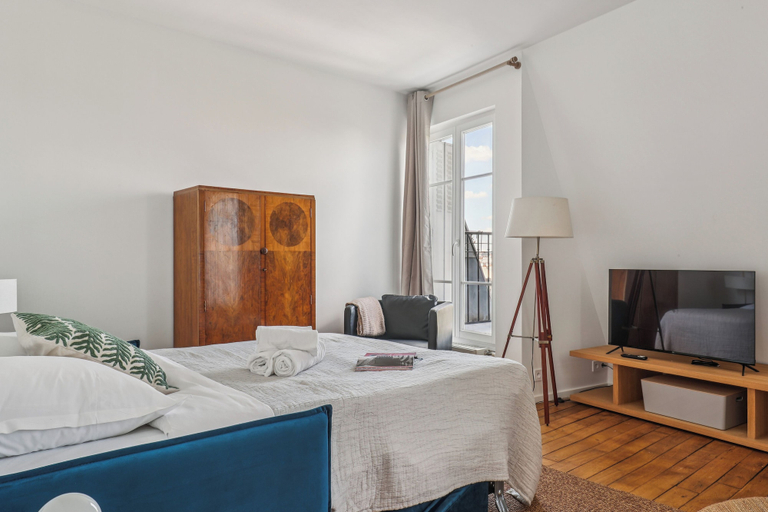 Bedroom, Charming 1BR in Le Marais - Bretagne, Paris
