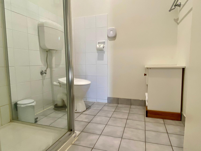 Bathroom 3, High Street Motel, Campaspe - Echuca