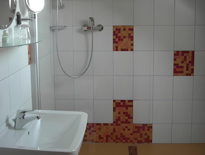 Bathroom 3, Gastehaus Quisisana, Schmalkalden-Meiningen