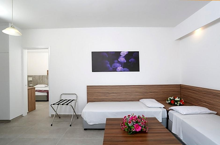 Bedroom 3, Kapetanios Aqua Resort