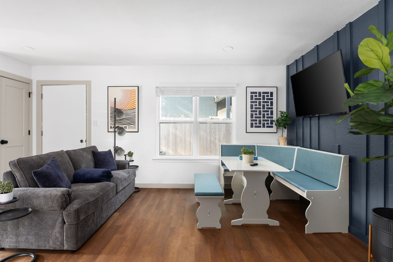 Others 5, Posh & Serene 2BR w Private Patio, Travis
