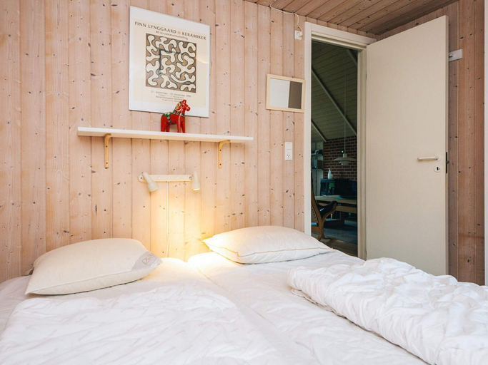 Bedroom 2, 4 Star Holiday Home in Blavand, Varde