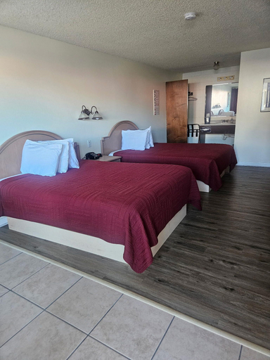 Bedroom 2, Camaray Motel, Okanogan
