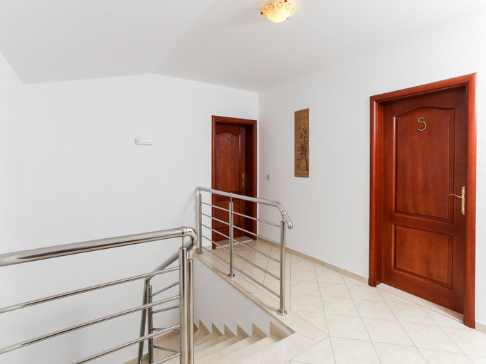 Others 3, Apartment Ana Lopud with balcony, Pojezerje