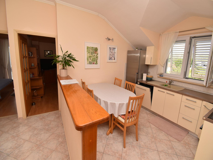 Others 5, bedroom apartment with garden, Župa Dubrovačka
