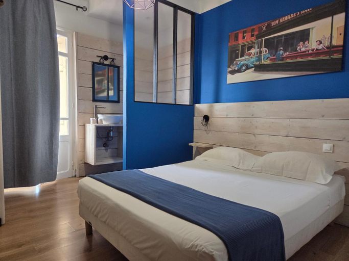 Bedroom 2, Hotel Le Centre, Pyrénées-Orientales