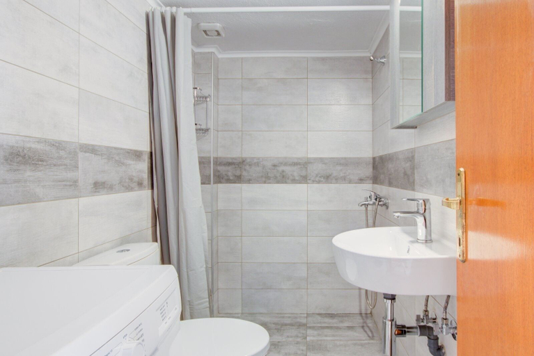 Bathroom 4, Harmony Apartment 3 by Rentalspro, Central Macedonia