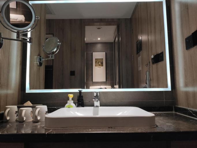 Bathroom 3, Atour Hotel Shanghai Lujiazui Yaohan Mall, Shanghai